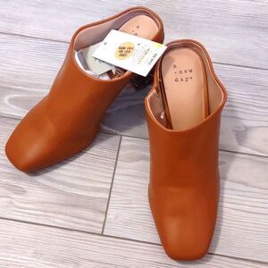 (83-0102)  A New Day Paula Heels Sandals Sz 9.5